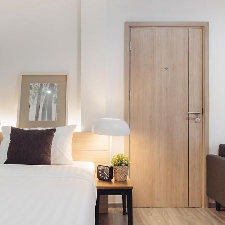 China Cozy Asoke Hotel Банкок Екстериор снимка