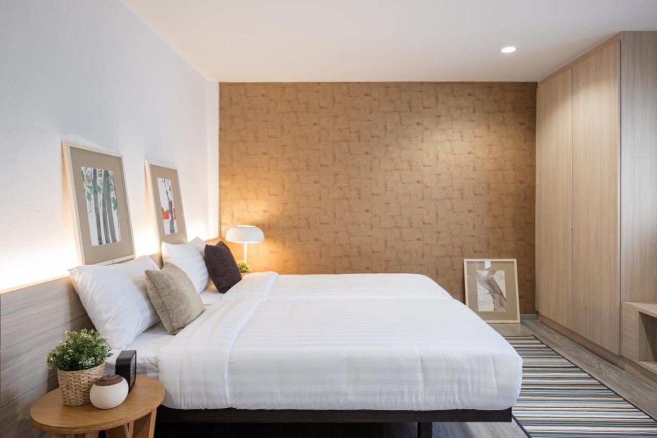 China Cozy Asoke Hotel Банкок Екстериор снимка