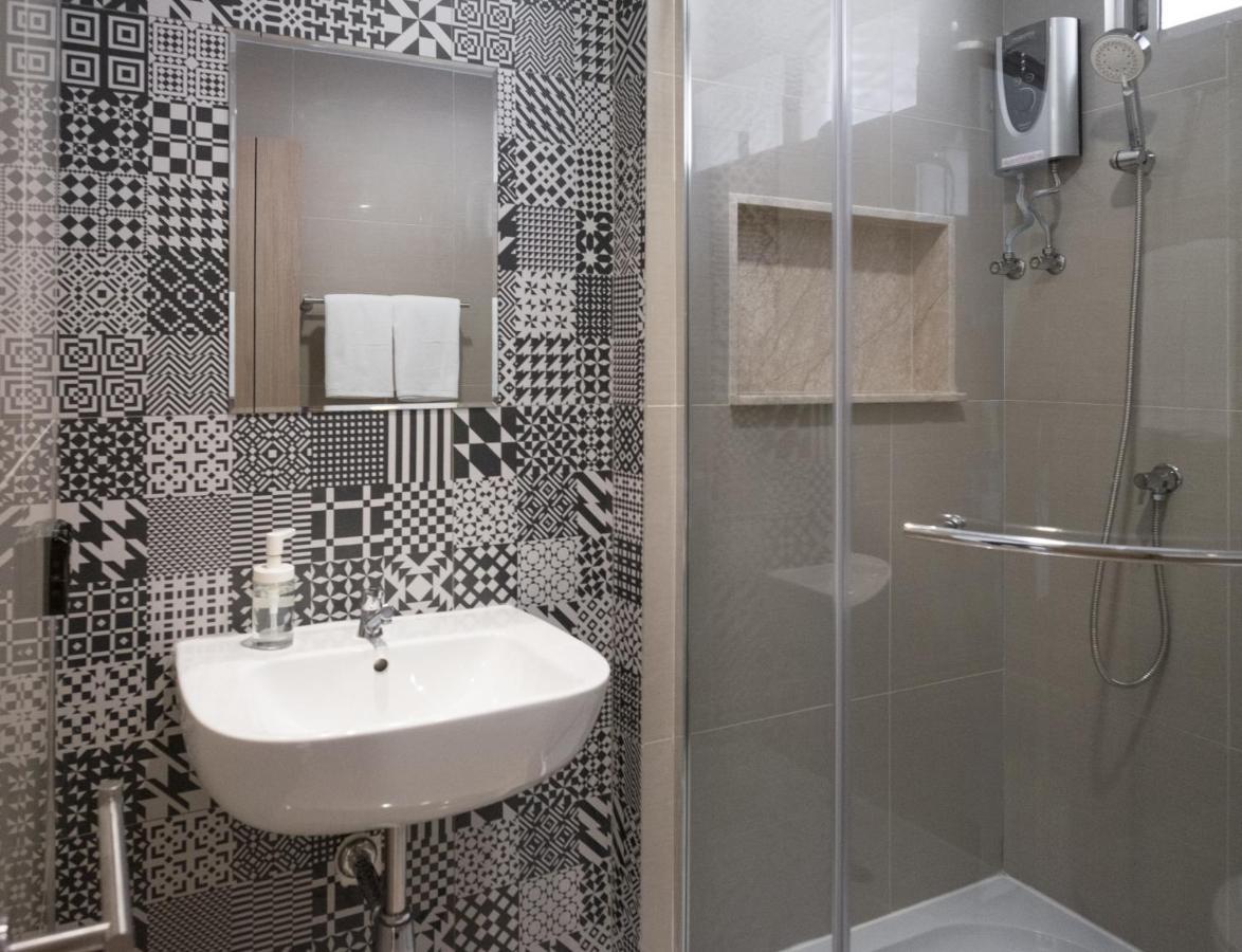 China Cozy Asoke Hotel Банкок Екстериор снимка