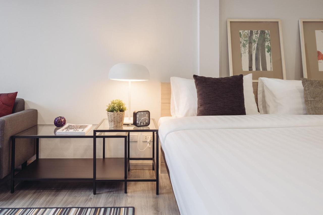 China Cozy Asoke Hotel Банкок Екстериор снимка