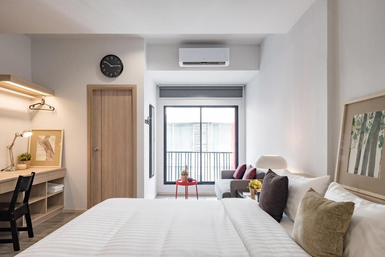 China Cozy Asoke Hotel Банкок Екстериор снимка