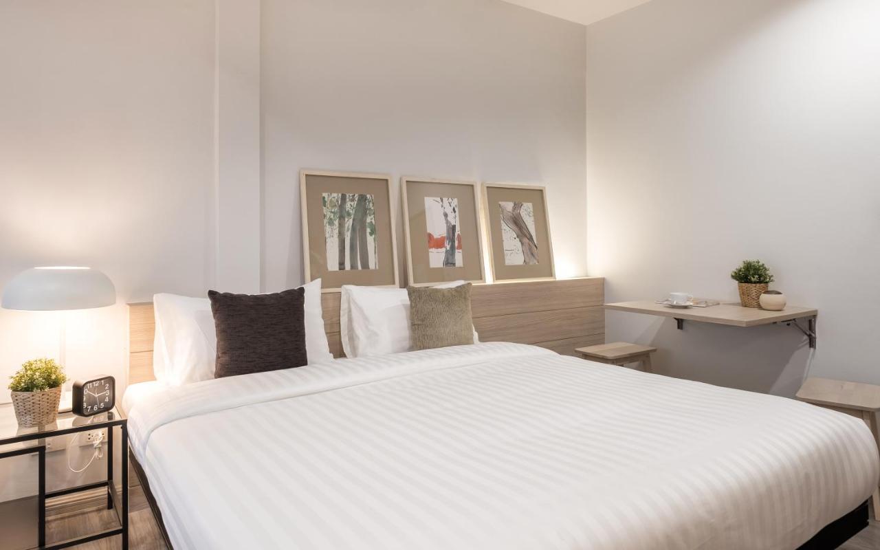China Cozy Asoke Hotel Банкок Екстериор снимка