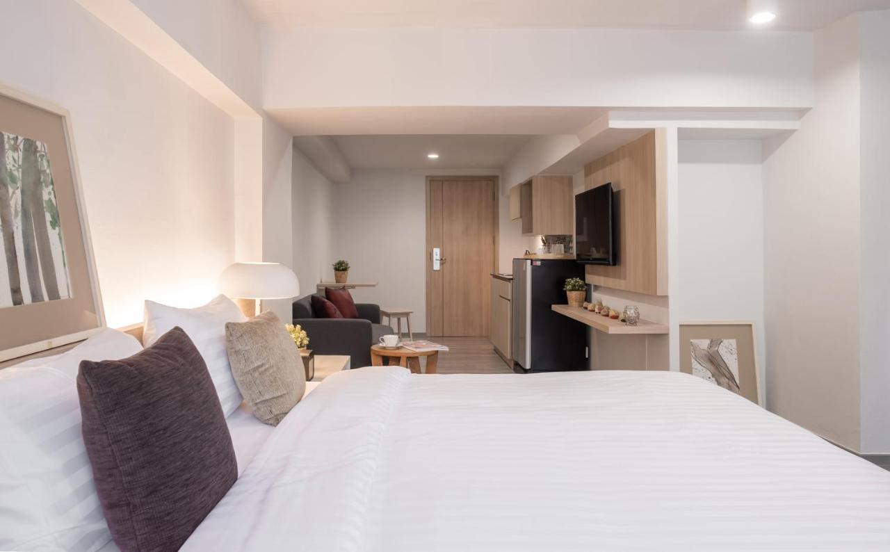 China Cozy Asoke Hotel Банкок Екстериор снимка