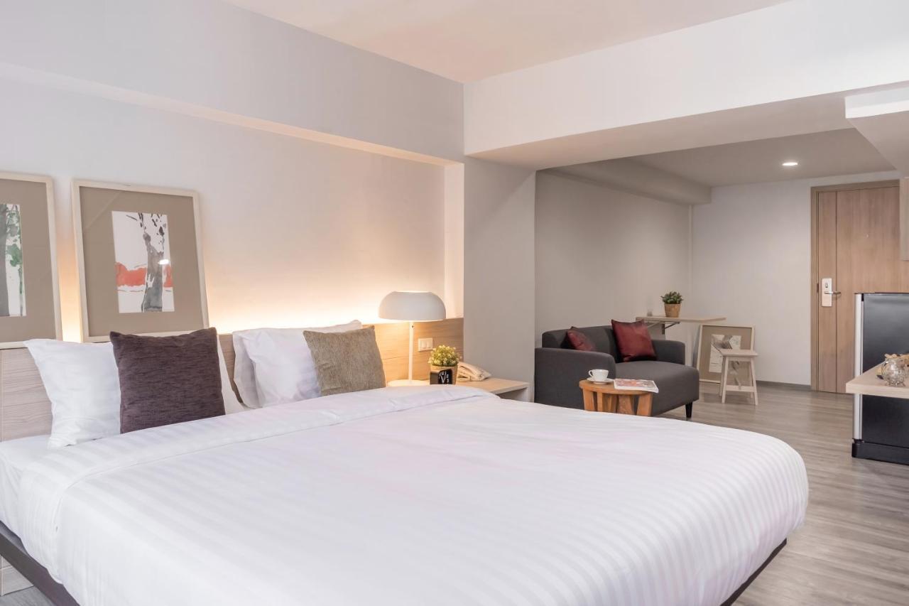 China Cozy Asoke Hotel Банкок Екстериор снимка
