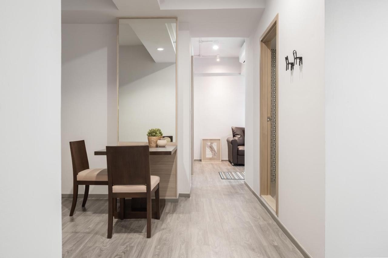 China Cozy Asoke Hotel Банкок Екстериор снимка