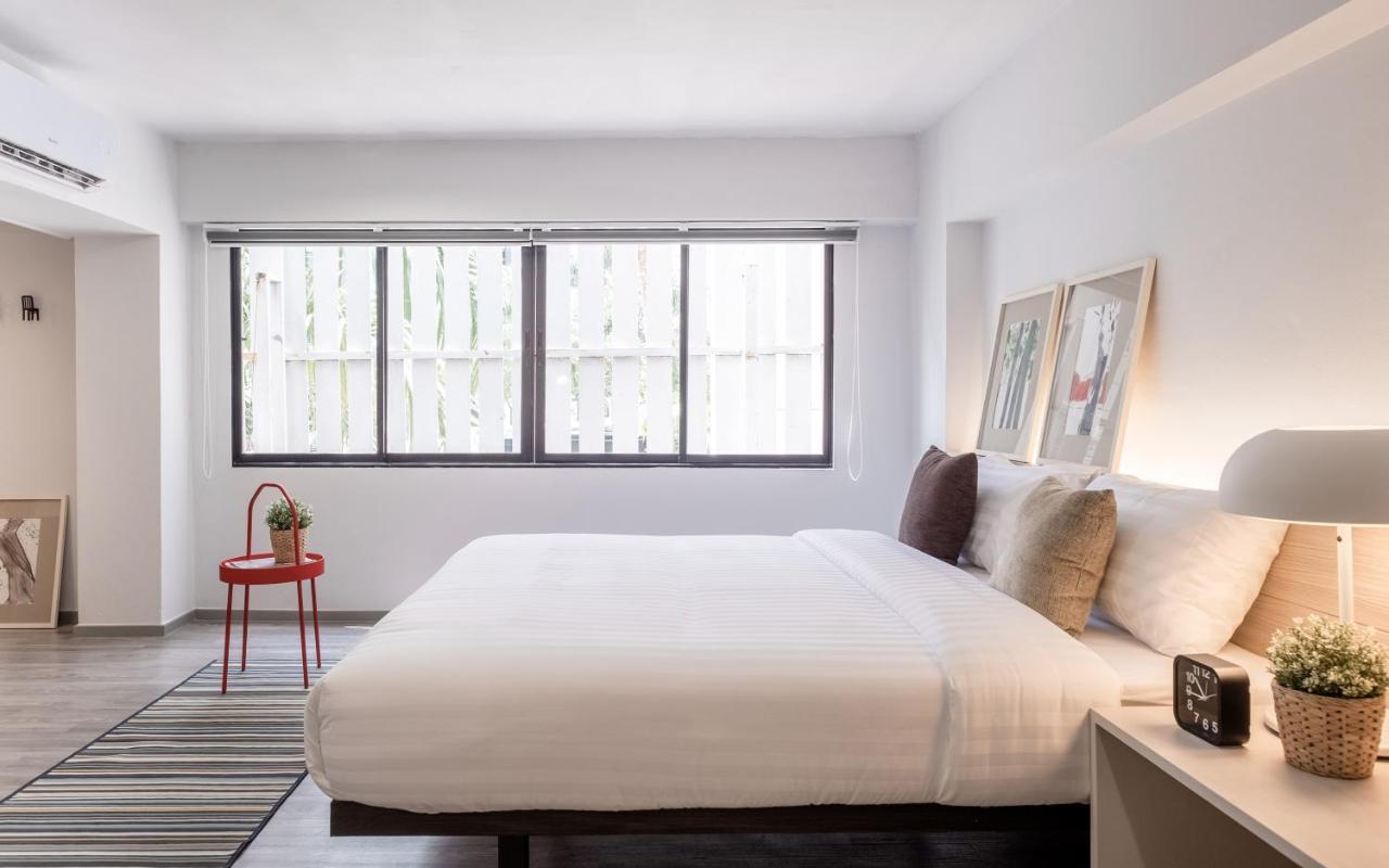China Cozy Asoke Hotel Банкок Екстериор снимка