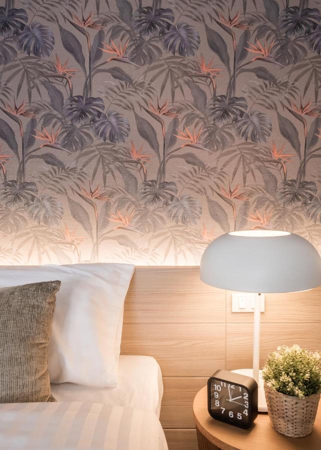 China Cozy Asoke Hotel Банкок Екстериор снимка