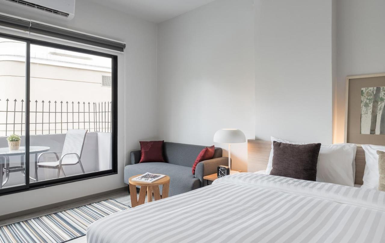 China Cozy Asoke Hotel Банкок Екстериор снимка