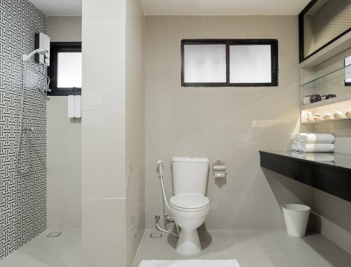 China Cozy Asoke Hotel Банкок Екстериор снимка