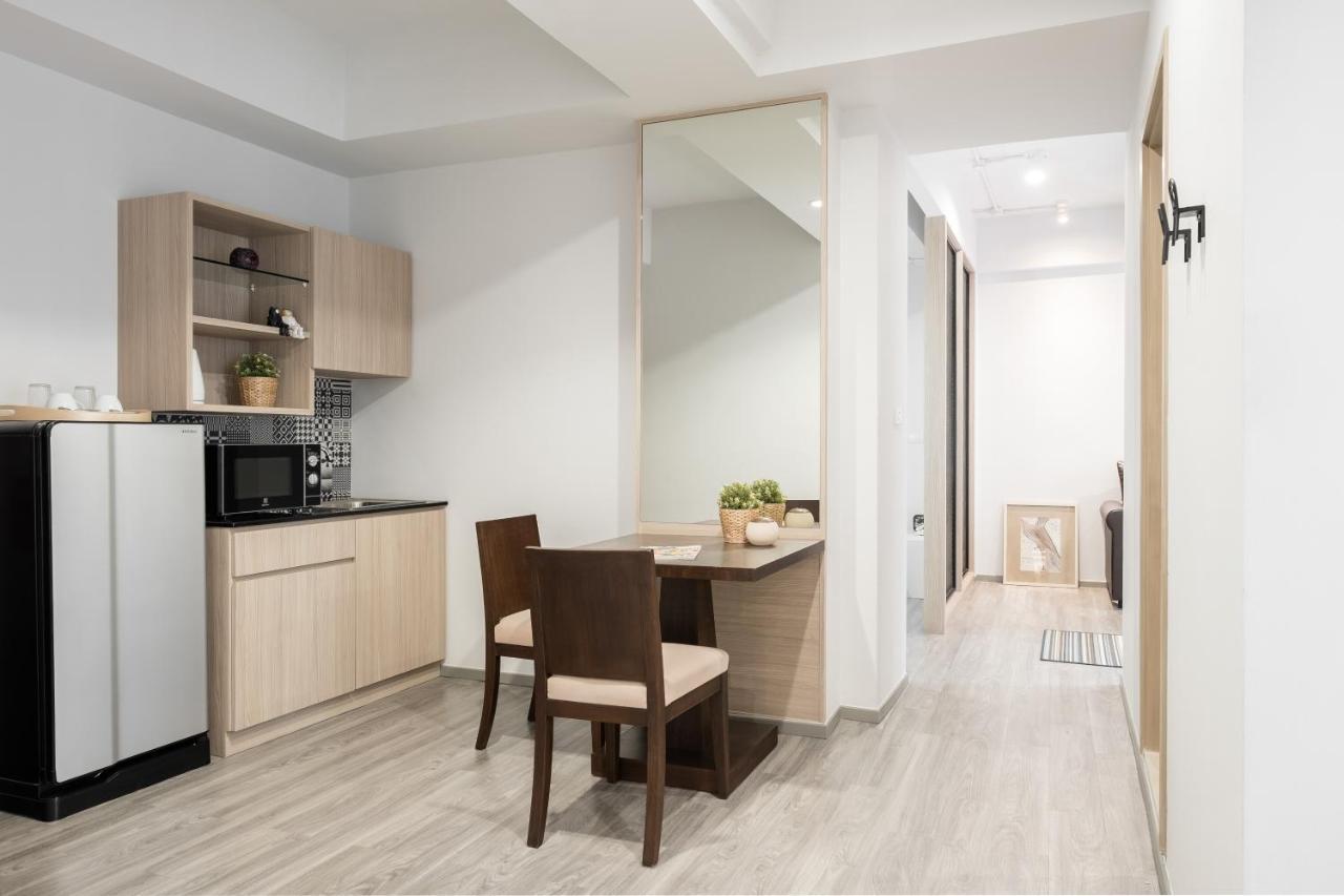 China Cozy Asoke Hotel Банкок Екстериор снимка