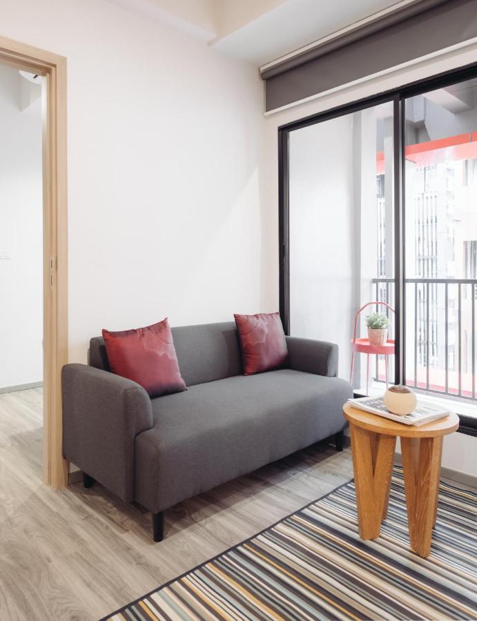 China Cozy Asoke Hotel Банкок Екстериор снимка