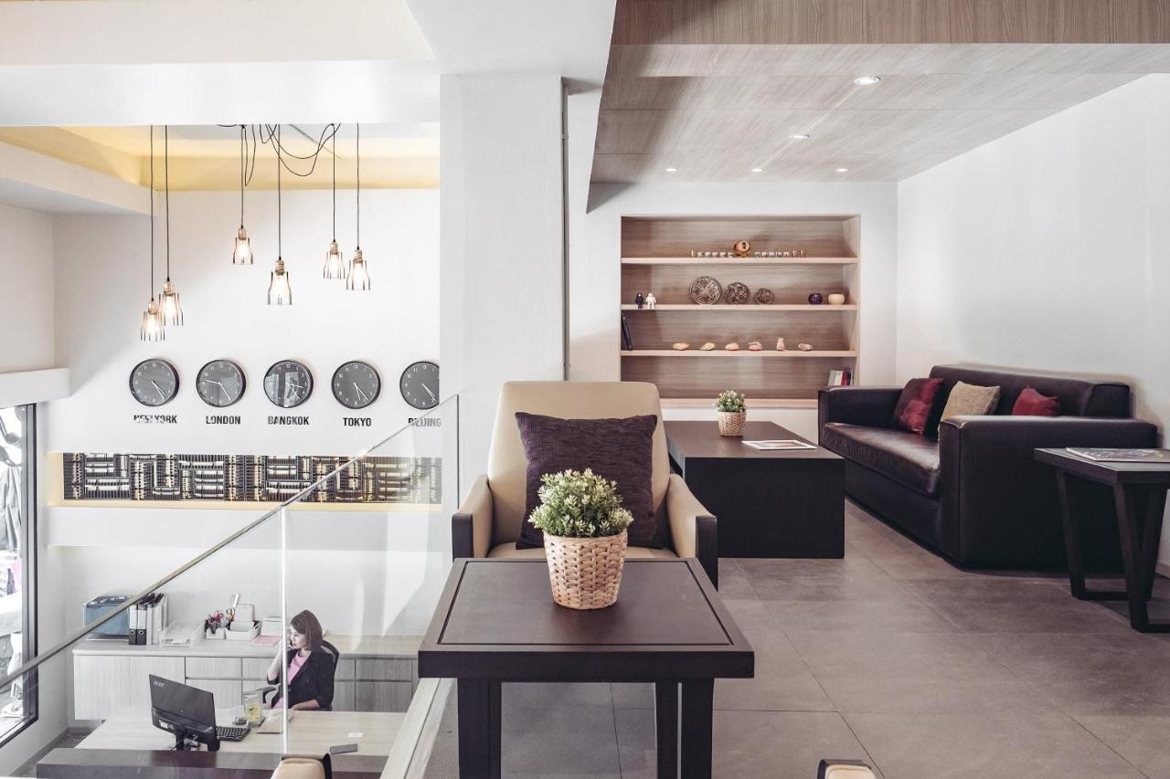 China Cozy Asoke Hotel Банкок Екстериор снимка
