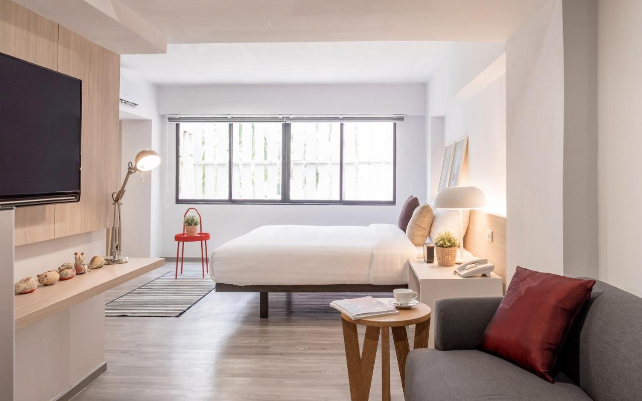 China Cozy Asoke Hotel Банкок Екстериор снимка