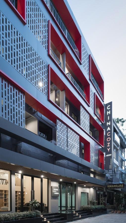 China Cozy Asoke Hotel Банкок Екстериор снимка